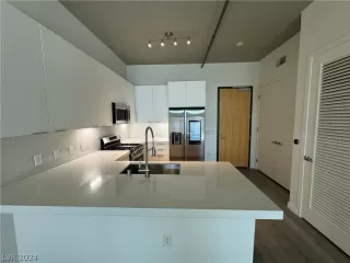 Photo #3: 2590741 Listing 