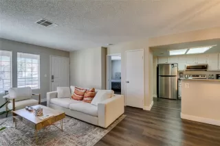 Photo #6: 2590755 Listing 