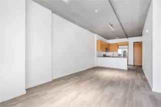 Photo #1: 2590759 Listing 