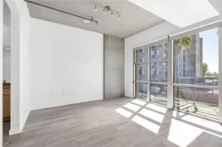 Photo #6: 2590759 Listing 