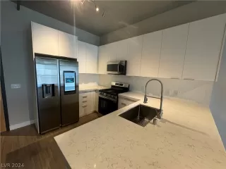 Photo #1: 2590771 Listing 