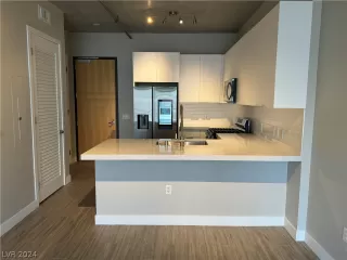 Photo #4: 2590771 Listing 