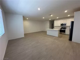 Photo #6: 2590787 Listing 