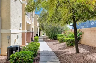 Photo #1: 2590788 Listing 