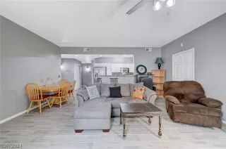 Photo #3: 2590788 Listing 