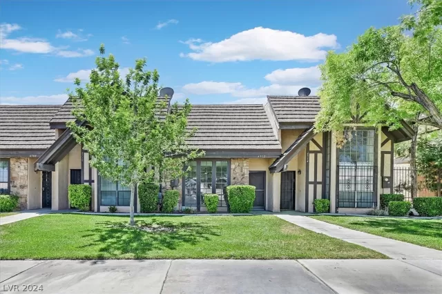 MLS: 2590790 Condo For Sale