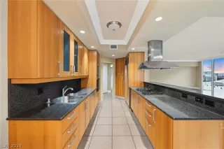 Photo #6: 2590796 Listing 