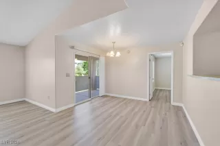 Photo #4: 2590803 Listing