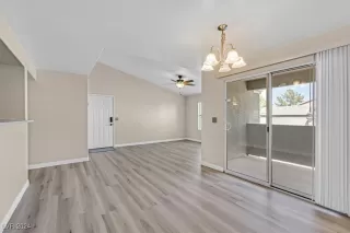 Photo #5: 2590803 Listing