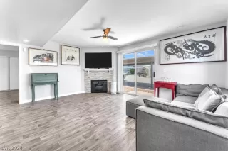 Photo #3: 2590810 Listing