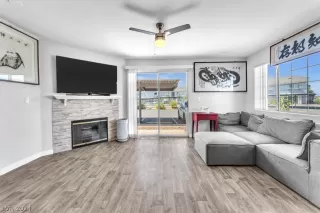 Photo #4: 2590810 Listing