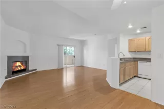 Photo #3: 2590821 Listing