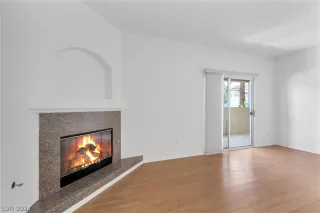 Photo #4: 2590821 Listing