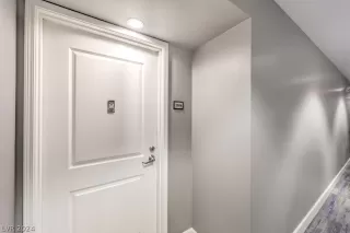 Photo #3: 2590841 Listing 