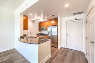 Photo #4: 2590841 Listing 