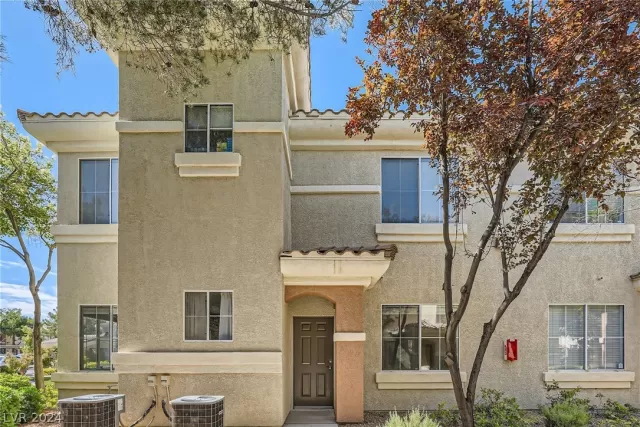 MLS: 2590902 Condo For Sale