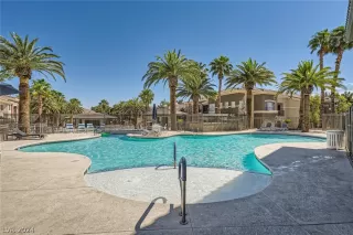 Photo #1: 2590902 Listing 