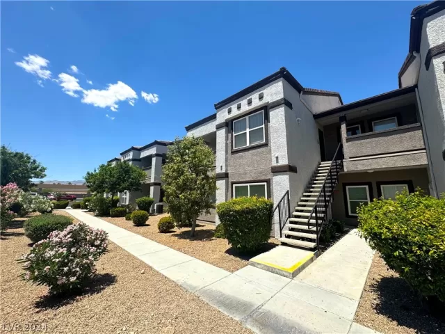 MLS: 2590906 Condo For Sale