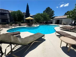 Photo #4: 2590906 Listing 