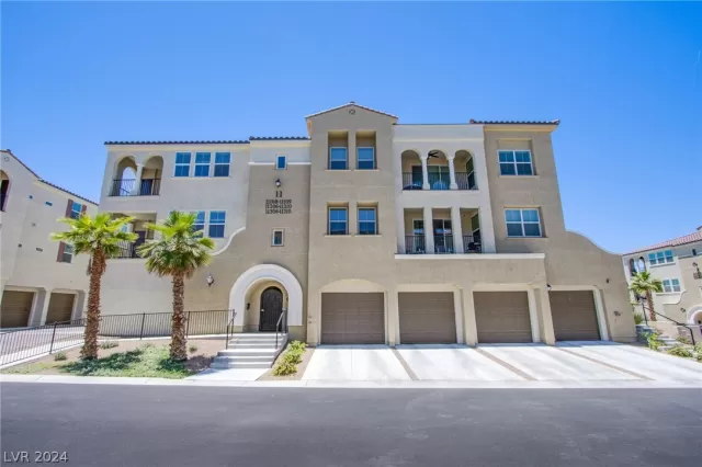 MLS: 2590908 Condo For Sale