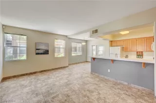 Photo #2: 2590920 Listing