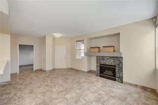 Photo #4: 2590920 Listing