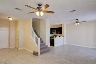 Photo #5: 2590935 Listing 