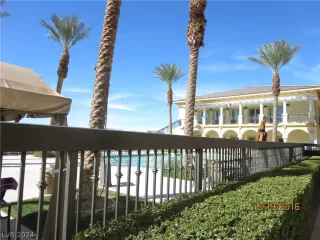 Photo #3: 2590949 Listing 