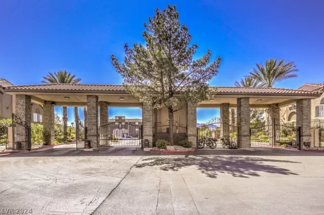 MLS: 2590957 Condo For Sale