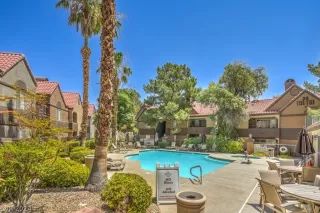 Photo #3: 2590957 Listing 