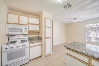 Photo #5: 2590957 Listing 