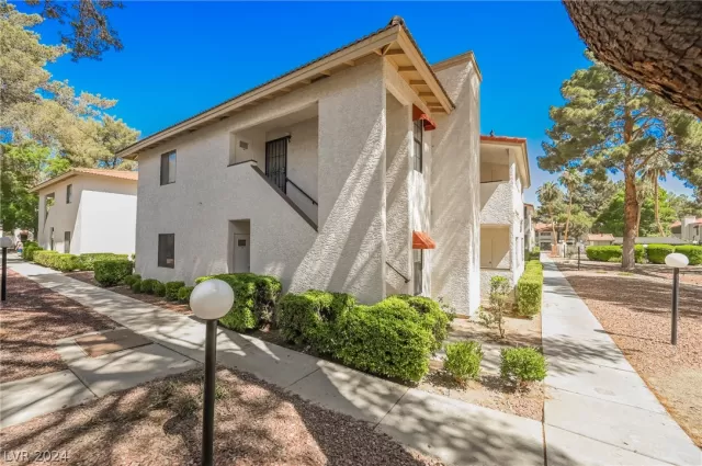 MLS: 2590961 Condo For Sale