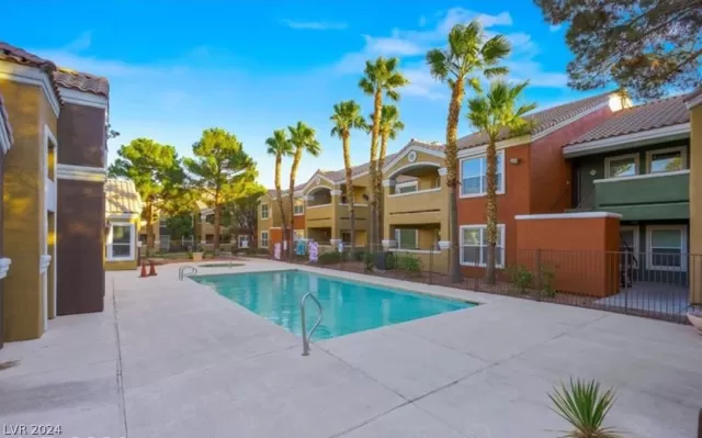 MLS: 2590972 Condo For Sale