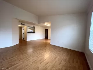 Photo #3: 2590972 Listing 