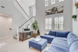 Photo #4: 2590974 Listing