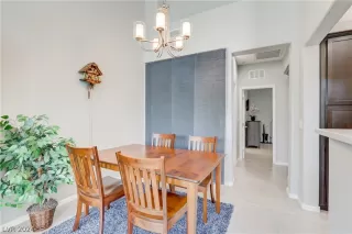 Photo #5: 2590974 Listing