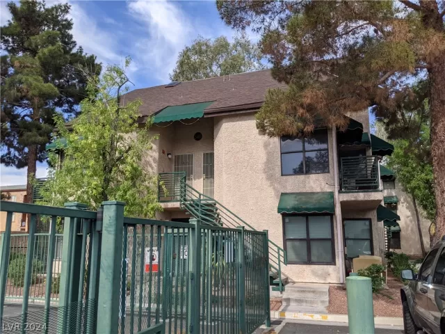 MLS: 2590978 Condo For Sale