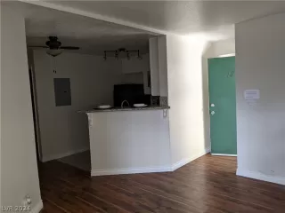 Photo #5: 2590978 Listing 