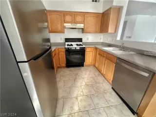 Photo #2: 2590979 Listing 