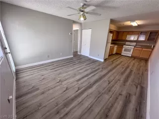 Photo #1: 2590991 Listing