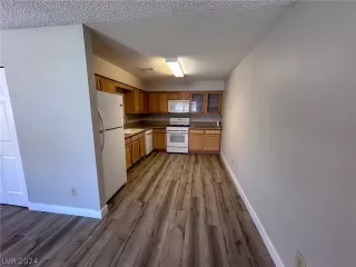 Photo #5: 2590991 Listing