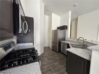 Photo #6: 2591046 Listing 