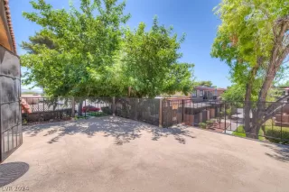 Photo #2: 2591058 Listing