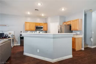 Photo #3: 2591093 Listing