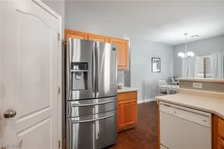 Photo #6: 2591093 Listing