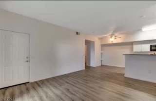 Photo #2: 2591109 Listing 