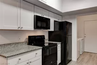 Photo #4: 2591109 Listing 