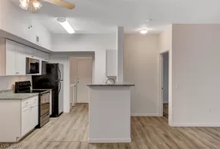 Photo #5: 2591109 Listing 