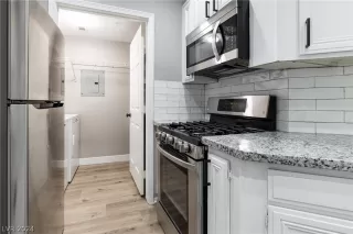 Photo #4: 2591124 Listing