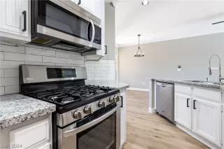 Photo #6: 2591124 Listing